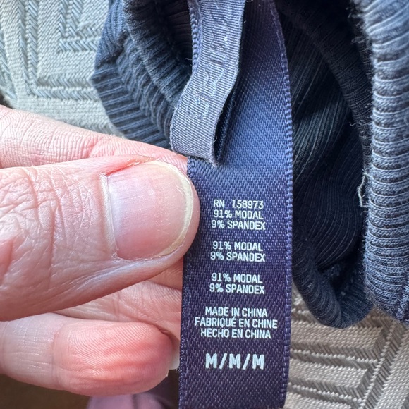 NWOT Skims (M) Soft Lounge Long Sleeve Crop Top Graphite - Picture 4 of 4